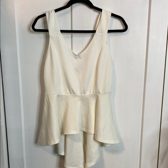 💚 Streetwear | White Cream Sleeveless Women's Peplem Top - NWTs - Medium - Picture 1 of 4